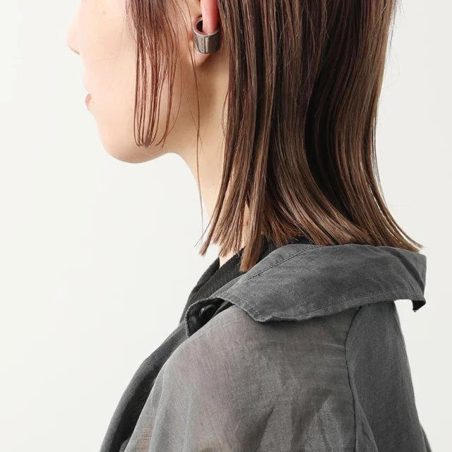 BALENCIAGA Bluetooth イヤーカフ