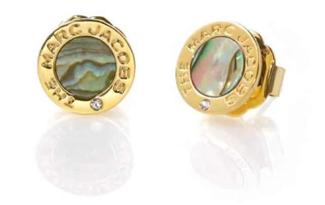 MARC JACOBS ボタン アバロニ スタッド ピアス