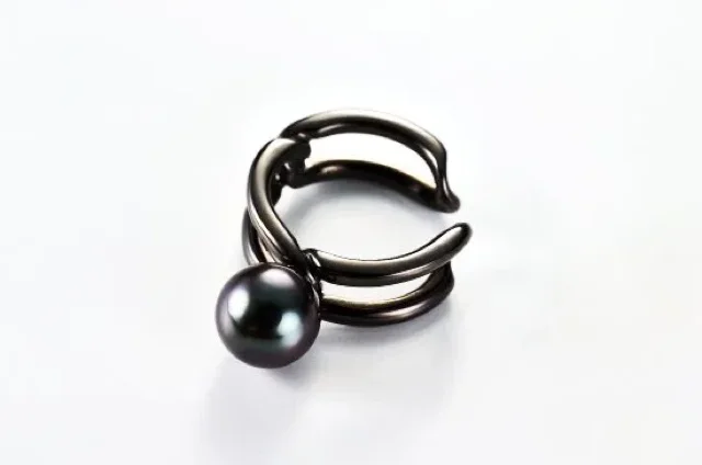 MASANA South Sea Pearl Earcuff
