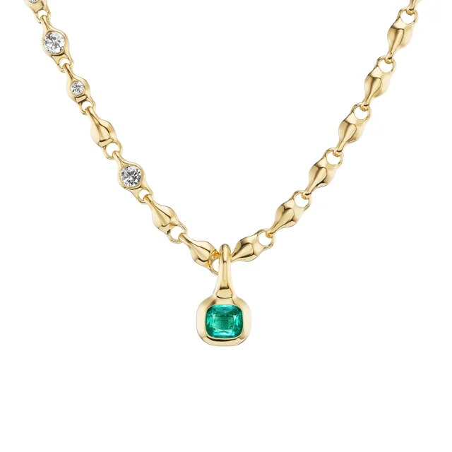 UNIFORM OBJECT CARRIAGE NECKLACE