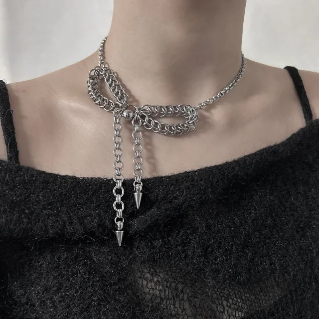 VENE side lace-up chain choker