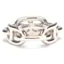 loin. chaîne ring